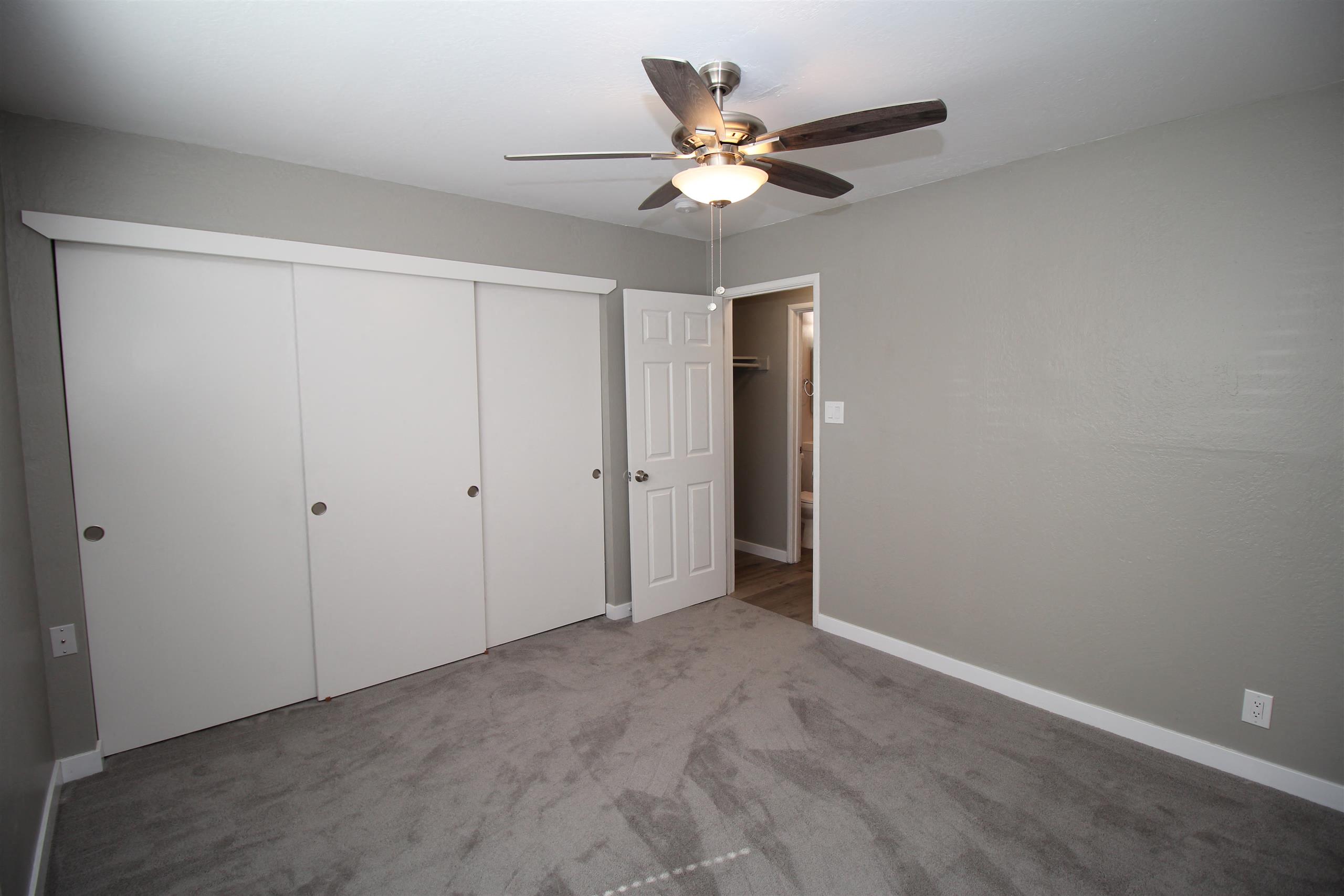 Parklane Apts photo 2
